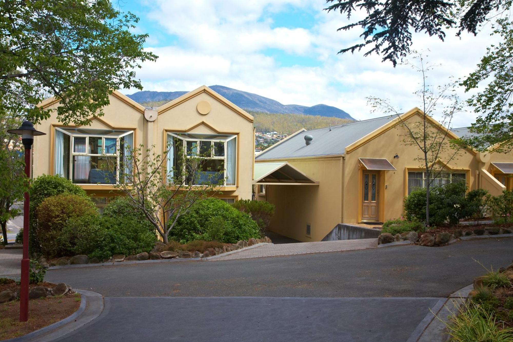 Quest Trinity House Aparthotel Hobart Exteriör bild