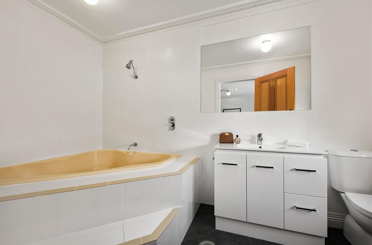 Quest Trinity House Aparthotel Hobart Exteriör bild
